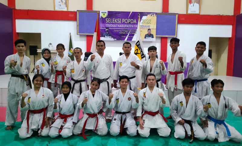 Team Karate POPDA Kab. Tangerang Siap Bertanding Di Ajang Popda X Banten