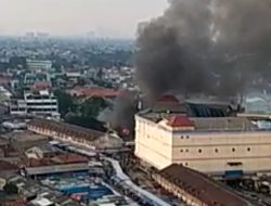 Terjadi kebakaran di belakang pasar Ciputat