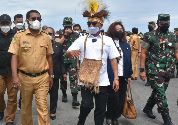 Pangkogabwilhan III Dampingi Kepala KSP Kunjungi Biak untuk Komunikasikan Percepatan Pembangunan Papua