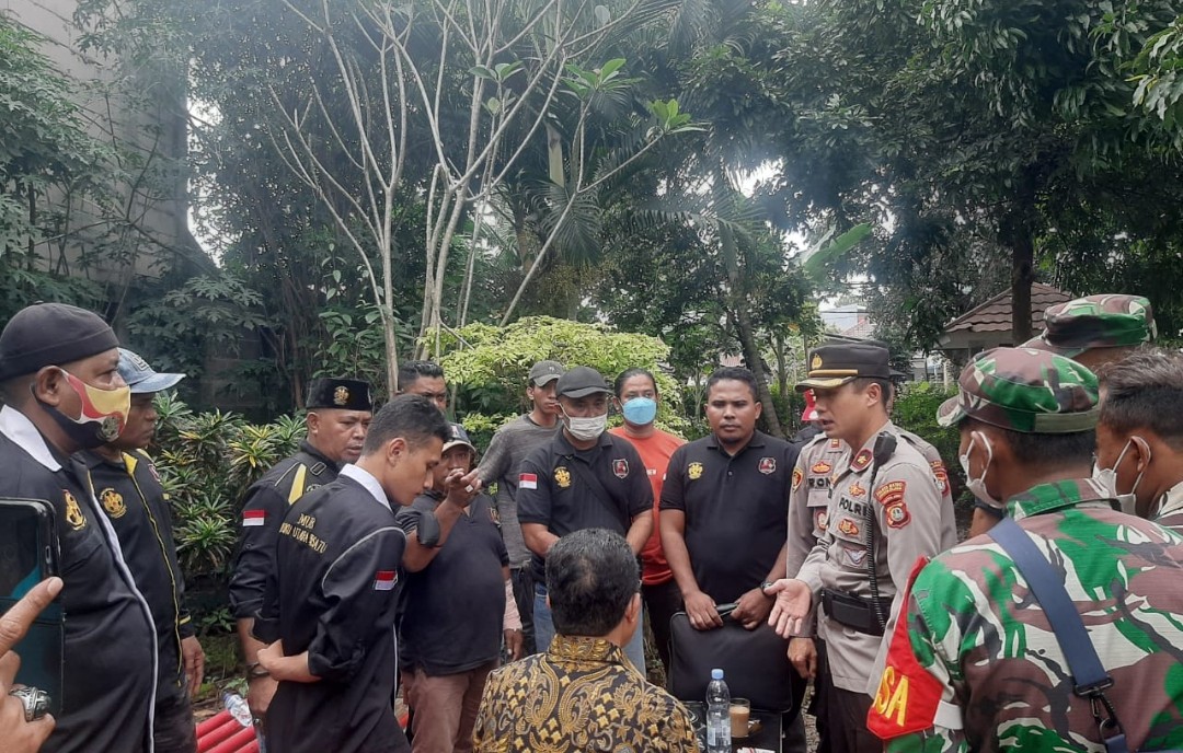 Kepolisian Polsek Cilandak Jakarta Selatan Membubarkan pengukuhan MUB kubu Rinto