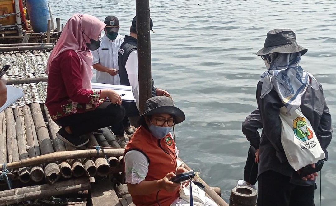 Suku Dinas Lingkungan Hidup LH Kota Administrasi Jakarta Utara Pantau Kampung Nelayan