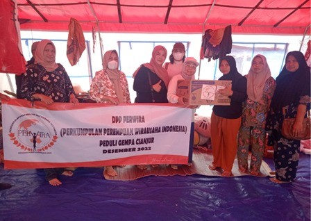 PERWIRA Perkumpulan Perempuan Wirausaha Indonesia Kunjungi Korban Gempa Cianjur 