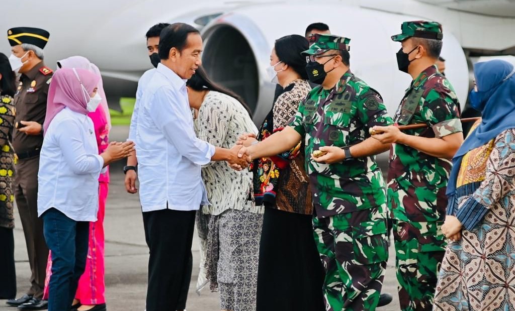 Danlantamal I Sambut Kedatangan Presiden RI Di Bandara Internasional Kualanamu