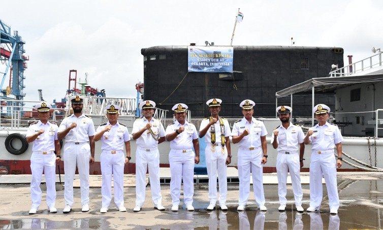 TNI AL LANTAMAL III Dukung  PAM Dan  Labuh Kapal Selam India INS SHINDUKESARI Yang Sandar Di Jakarta