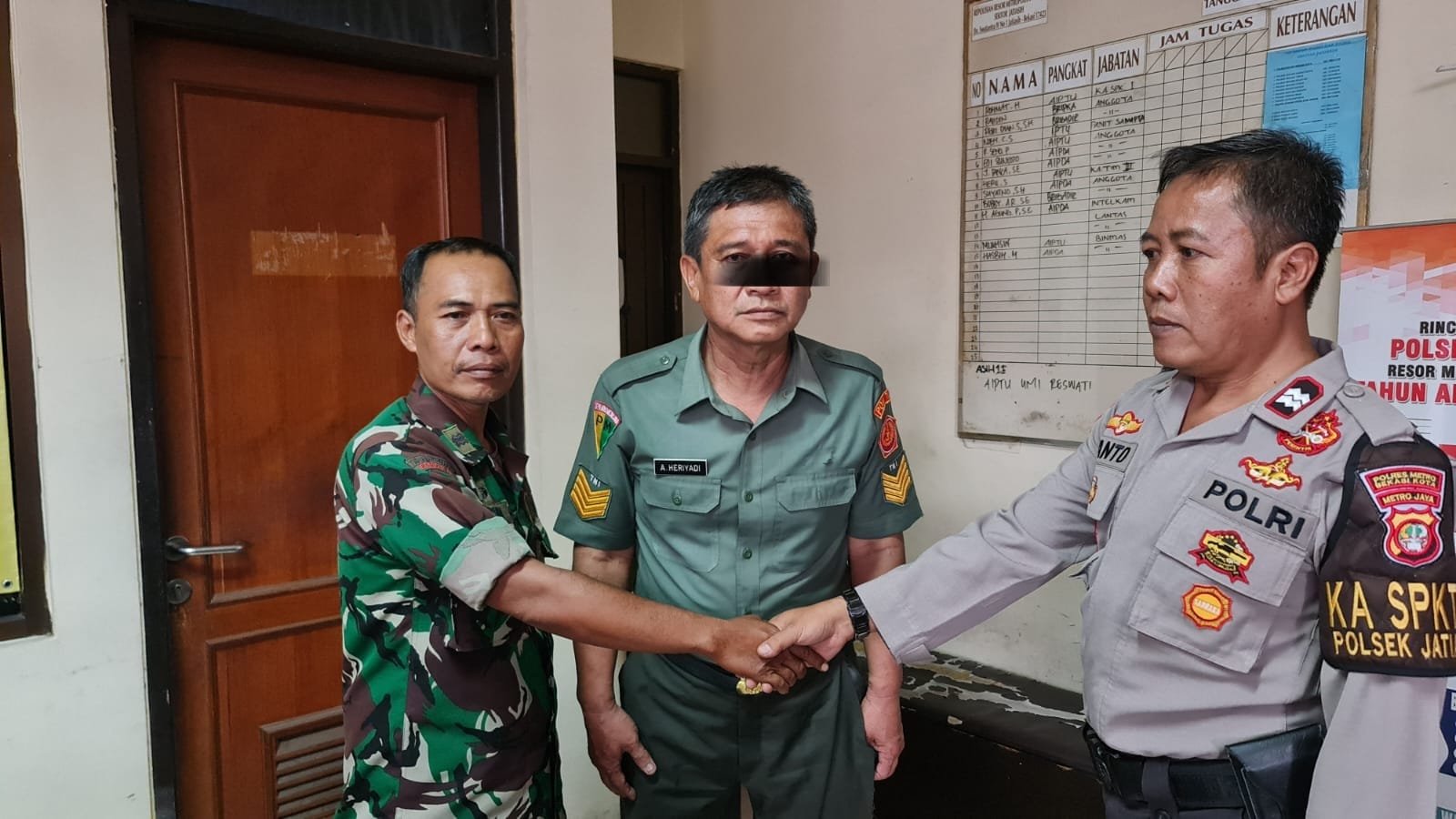 Serda Ayupti Babinsa Jati Luhur Berhasil  Amankan TNI Gadungan