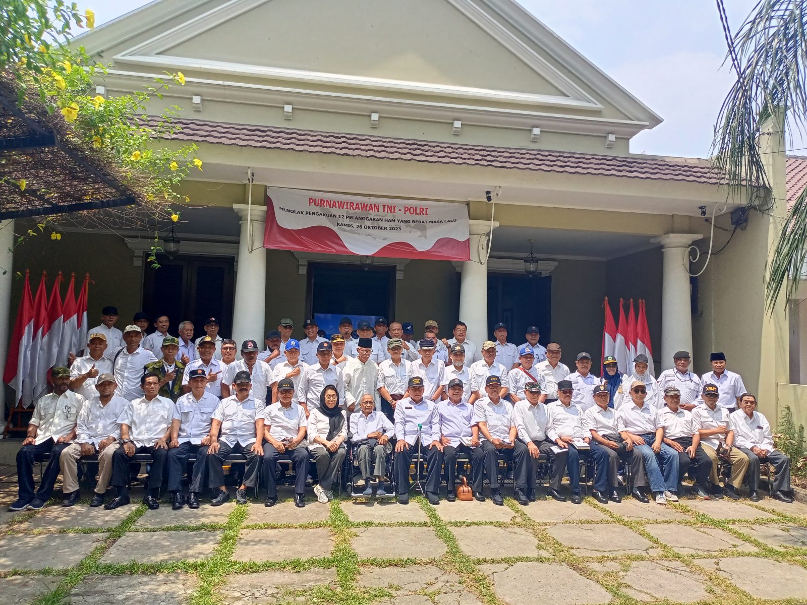 Pernyataan Purnawirawan TNI - POLRI Tentang Penolakan Terhadap Penetapan 12 Pelanggaran HAM di masa lalu 