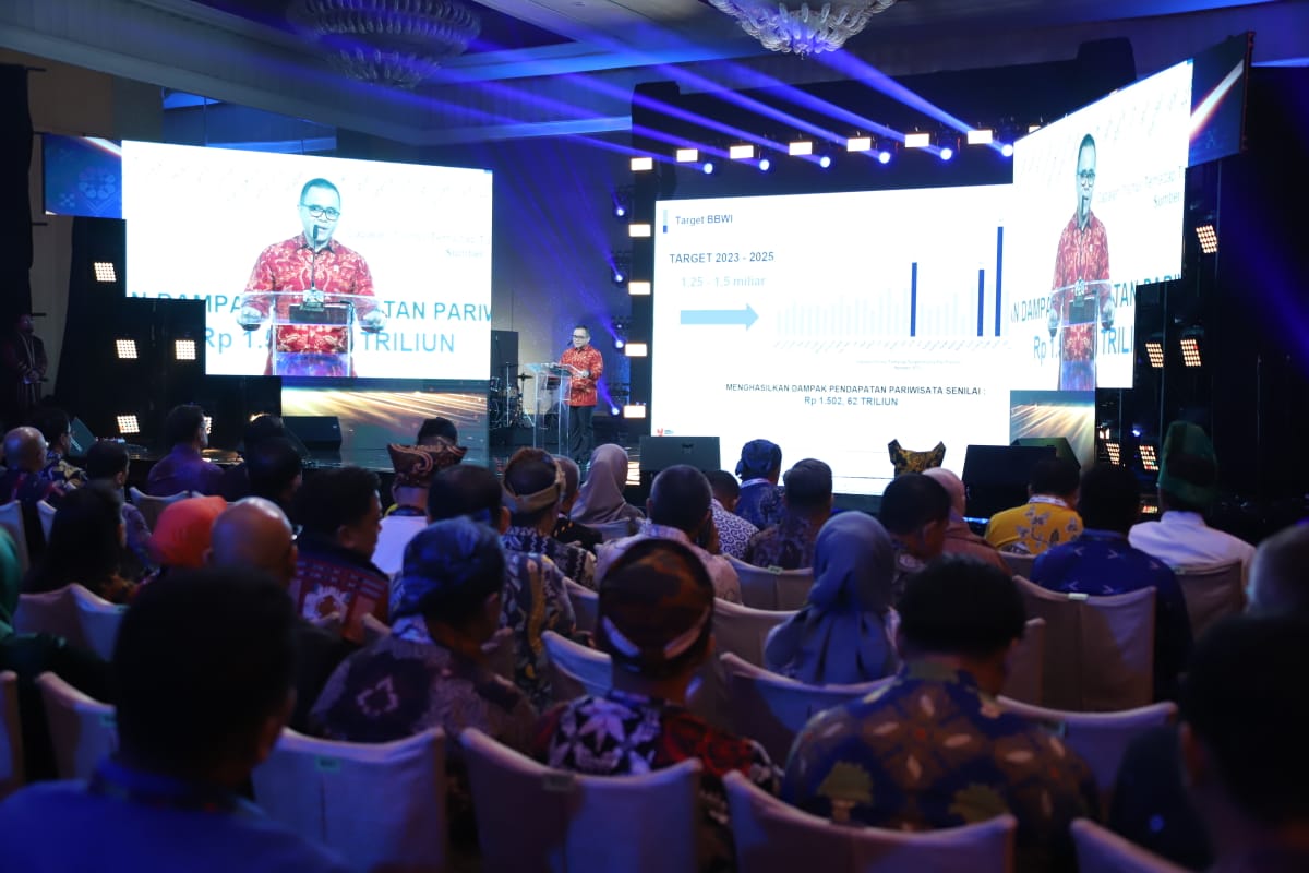 Malam Anugerah Bangga Berwisata Di Indonesia, MenPAN-RB Azwar Anas Sangat Apresiasi Dengan Karya Nyata Anak Muda Yang Kreatif 