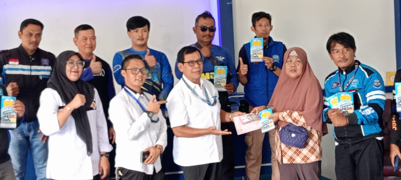 PT Asuransi Bhakti Bhayangkara memberikan Santunan klaim Asuransi Rp 20 juta Kepada Keluarga Alm. Syarif Hidayat