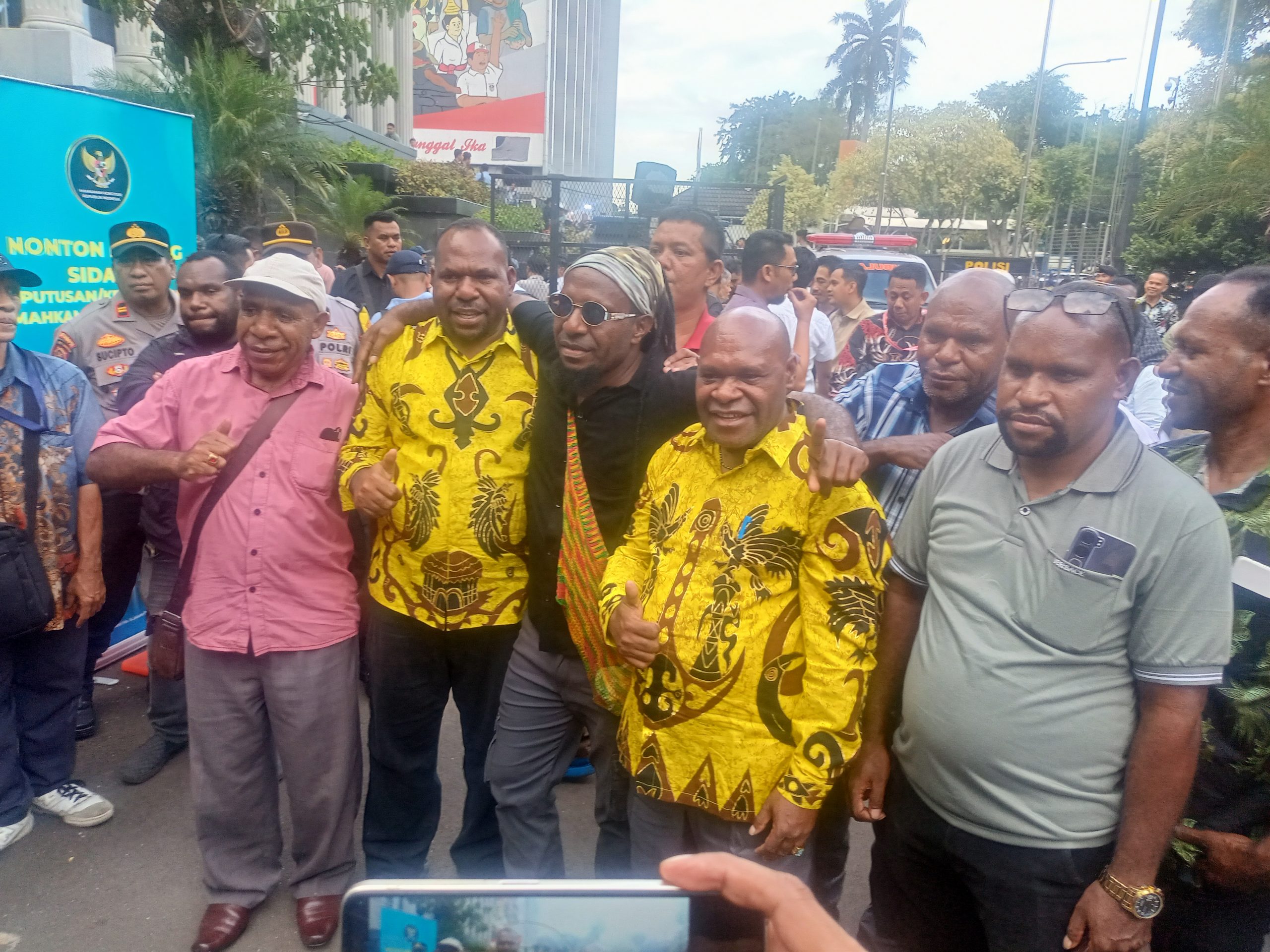 Aner Maisini Calon Bupati Intan jaya Menang Sebagai Bupati  Intan Jaya Terkait Perkara Gugatan Paslon 02 di Makamah Konstitusi