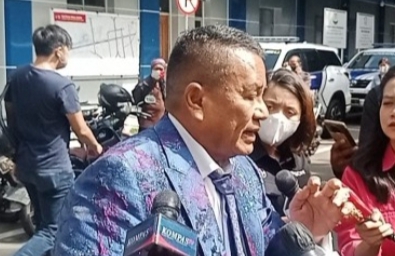Hotman Paris Dilarikan ke Rumah Sakit, Sidang di PN Jakarta Utara Ditunda