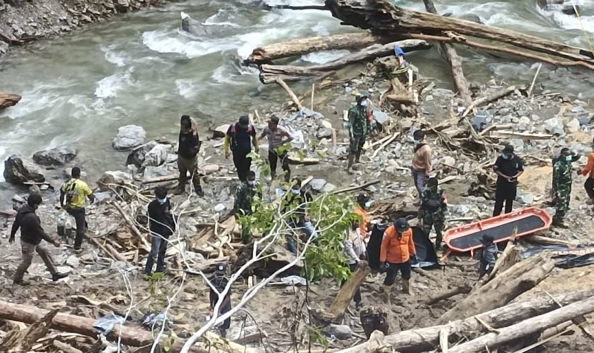 Tim Gabungan Temukan 6 Korban Banjir Bandang di Pegunungan Arfak
