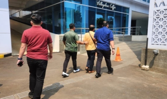 Diduga Lakukan Pemerasan, Pria Berinisial LSN Wartawan Gadungan Ditangkap Kejati DKJ