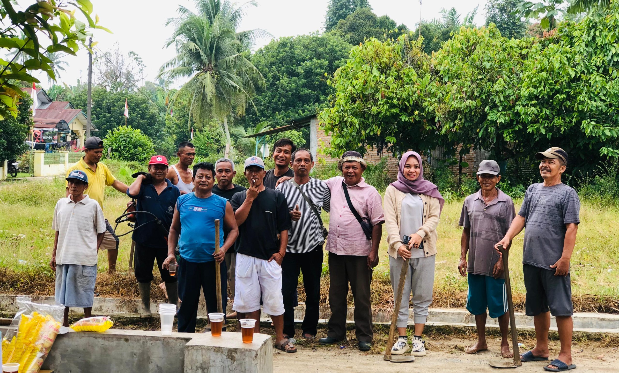 Sambut HUT RI Ke - 80, Puluhan Warga Nagori Naga Jaya I, Gotong Royong