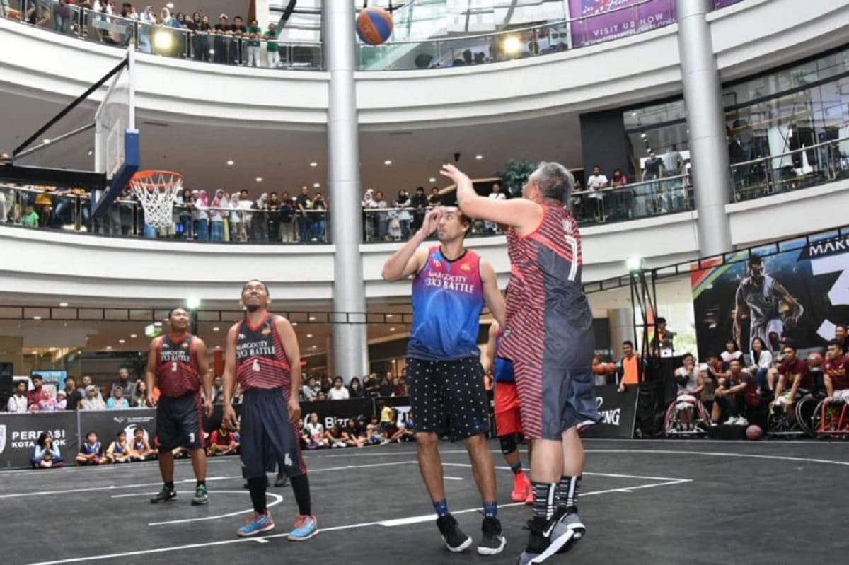 Walikota mengikuti ajang basket 3x3 di Margo city