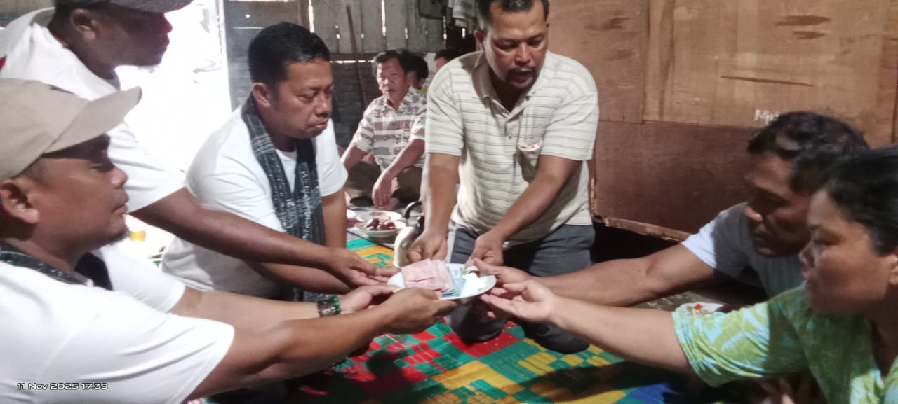 Tumpuan Damanik Boru Panogolan (TDBP) Silou Kahean Kunjungi Anggota Yang Berduka, Salurkan Bantuan