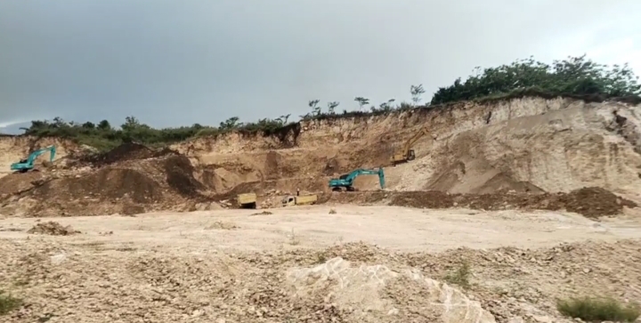 Tambang Batu Cadas di Cileungsi Diduga Rusak Lingkungan, Warga Pertanyakan Legalitas
