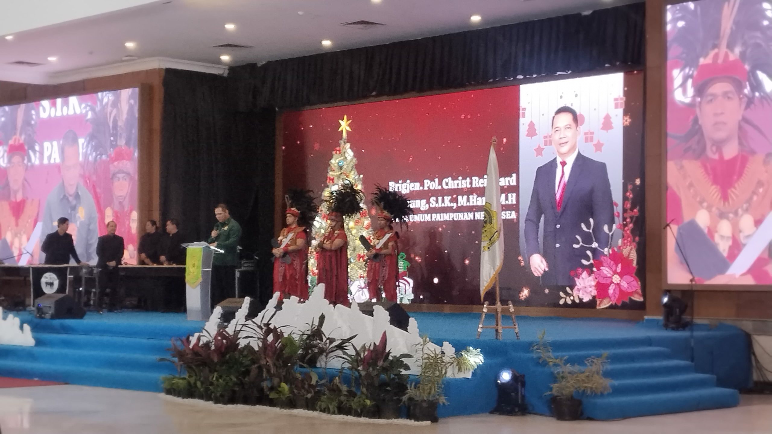 Perayaan Natal dan Tahun Baru 2026: Allah Hadir Menyelamatkan Keluarga Matius 1:21–24.