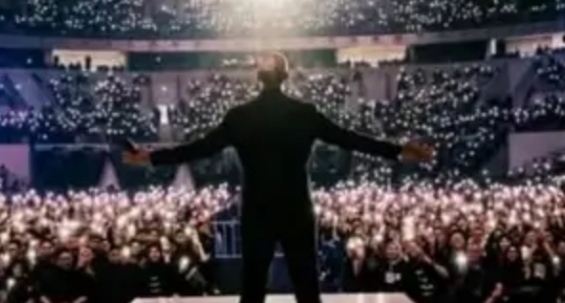 Pandji Pragiwaksono Cetak Sejarah, Spesial Stand Up “Mens Rea” Tayang Global di Netflix