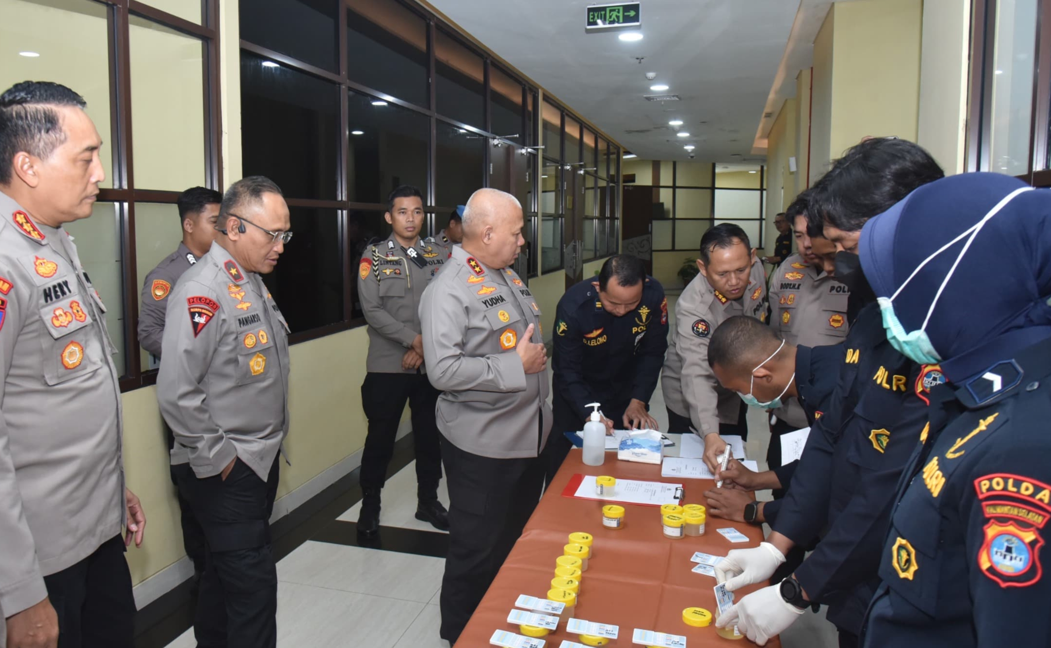 Polda Kalsel Gelar Tes Urine Cegah Pelanggaran kepada Pejabat Utama  Kapolda, Wakapolda dan Kapolres 