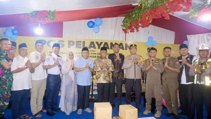 Bupati Pasaman Barat Tinjau Pos Pelayanan Simpang Empat, Pastikan Keamanan Malam Idulfitri
