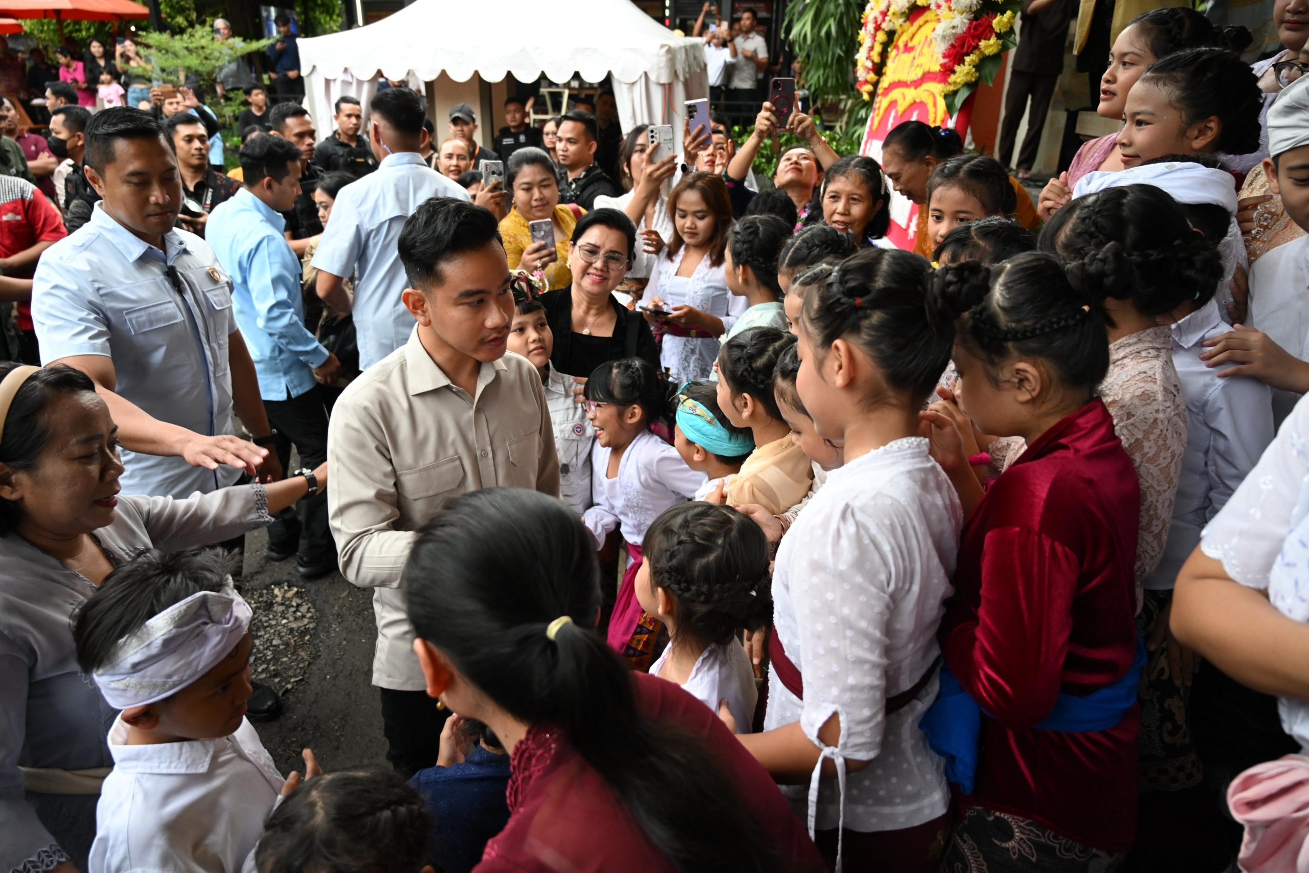 Hadiri Rakernas XIII DPN Peradah Indonesia, Wapres Dorong Pemuda Manfaatkan Bonus Demografi dan AI secara Bijak