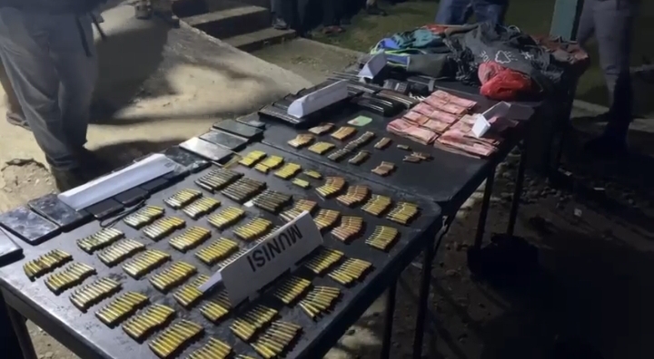 Kontak Tembak di Nabire, Aparat Kuasai Markas DPO KKB dan Amankan 561 Butir Amunisi