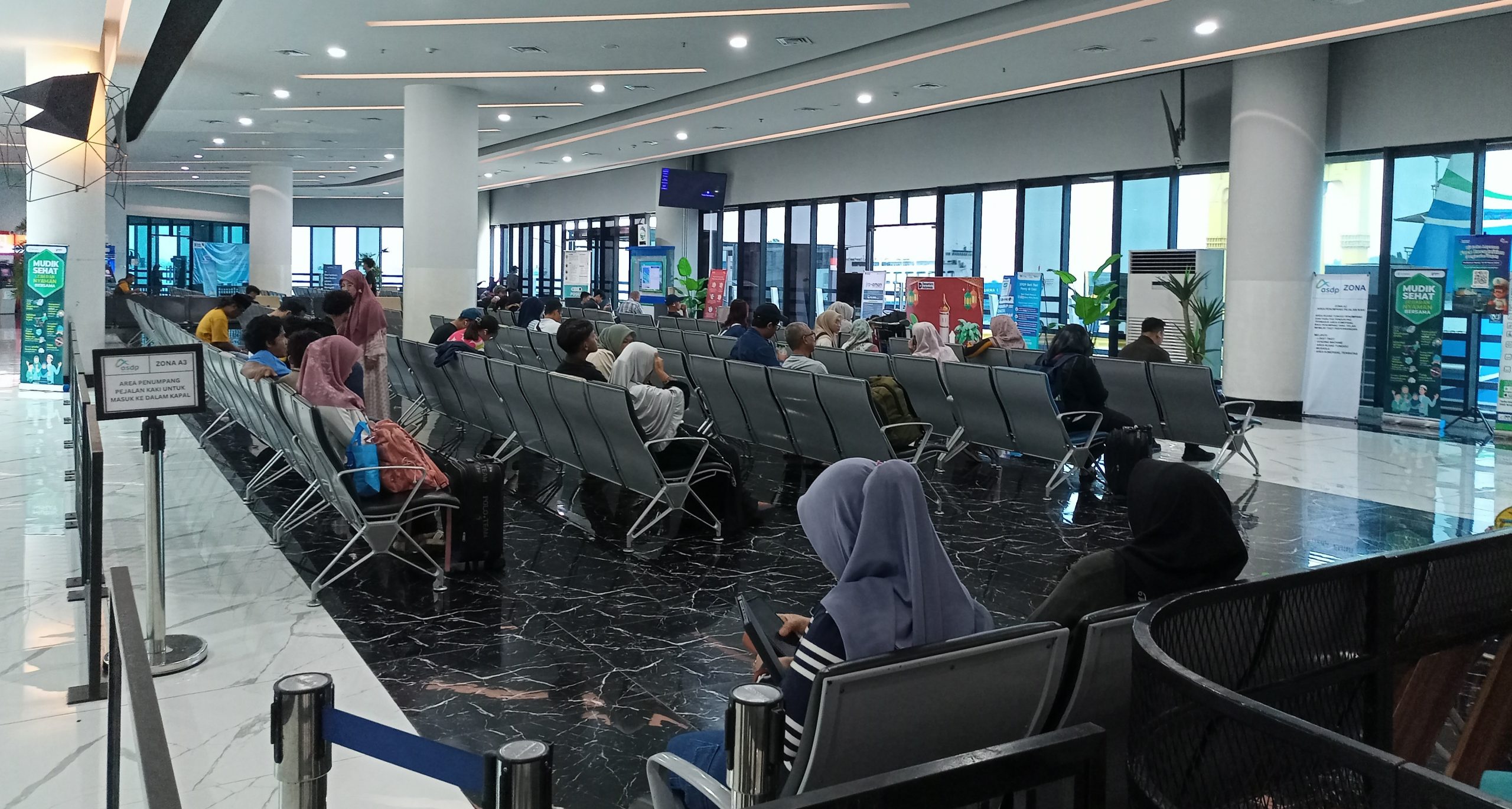 Penumpang Apresiasi Layanan Kapal Feri Merak–Bakauheni Saat Lebaran 2026, Perjalanan Nyaman dan Lancar