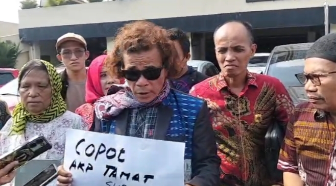 Aksi di Polres Bekasi Kota, Warga Tuntut Evaluasi Kinerja Penyidik dan Proses Hukum Dipercepat