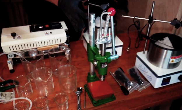 Direktorat Reserse Narkoba Berhasil Ungkap Lab Vape Etomidate di Tangerang, Sita Ribuan Cartridge,