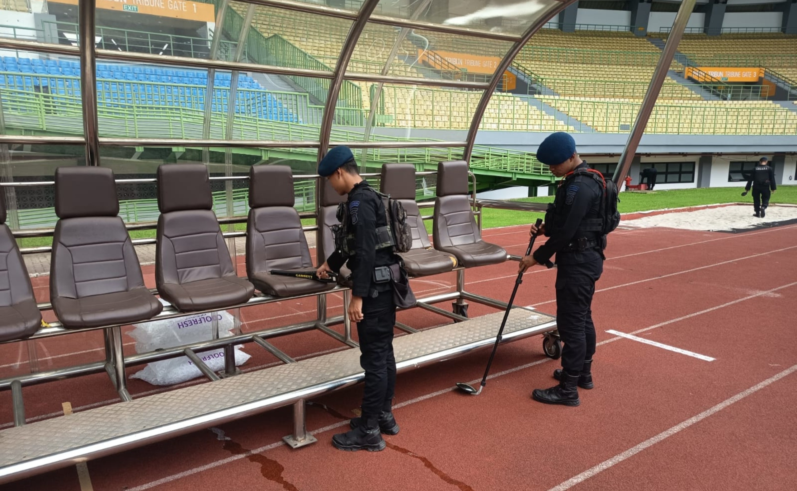 Bekasi FC Vs PSPS Jelang Kick Off, Gegana Brimob PMJ Sterilisasi Lokasi Stadion