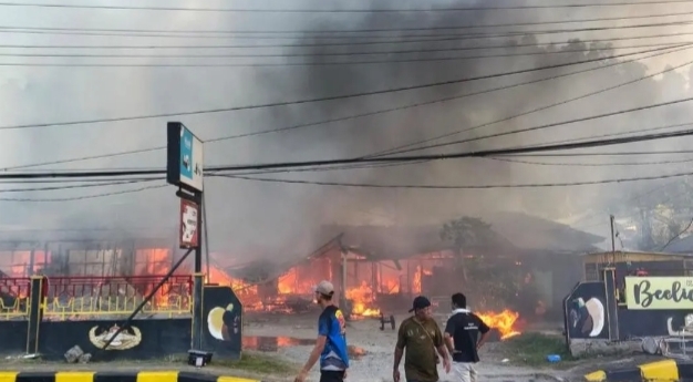 Kebakaran Hebat di Jayapura, 11 Ruko dan Pos Penjagaan Milik Koperasi Den Zipur 10/KYD Ludes Terbakar