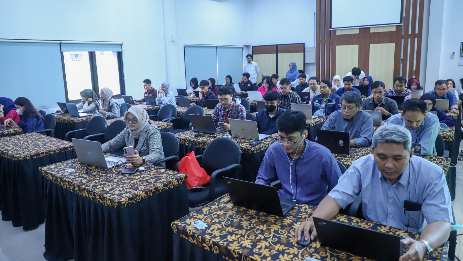 Kemnaker Uji 2100 Calon Ahli K3 Umum Batch 2 untuk Perkuat Budaya Keselamatan Kerja