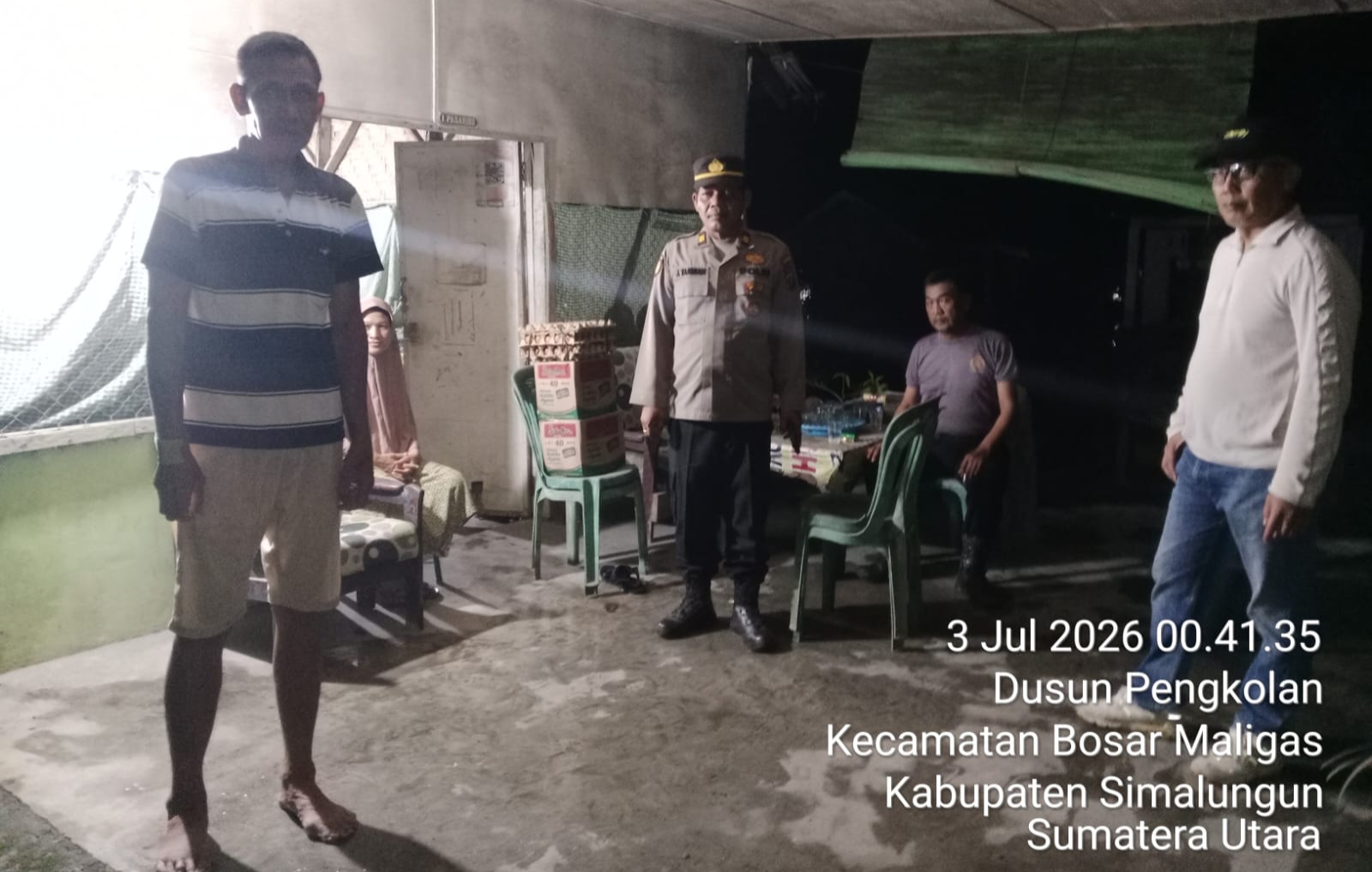 Tak Kenal Lelah, Personel Polsek Bosar Maligas Sigap Bantu Evakuasi dan Salurkan Bansos Bagi Korban Banjir
