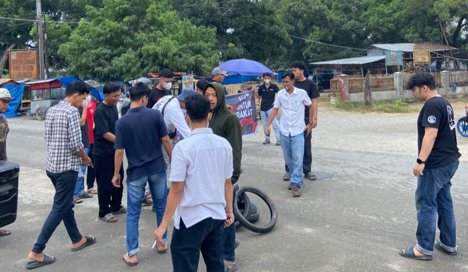 Mahasiswa Demo Di Perdagangan Minta Tempat Hiburan Malam (THM) Ditutup