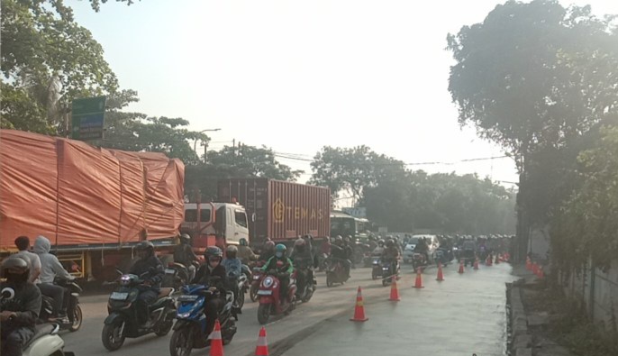 Perbaikan Jalan Picu Kemacetan di Jl. Marunda Tim No. 1, Warga Minta Rekayasa Lalu Lintas Diperkuat
