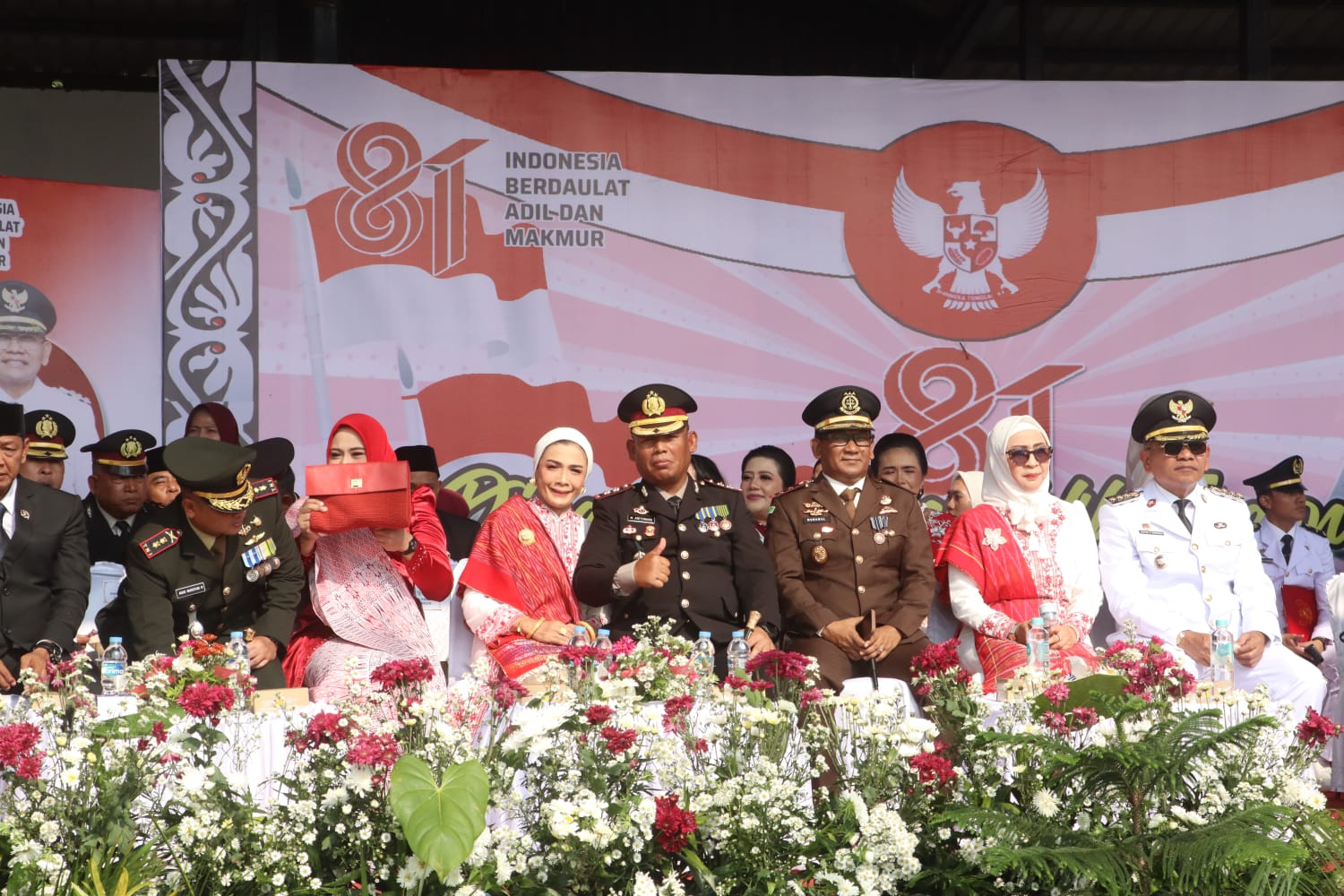 Upacara HUT ke-81 RI Polres Simalungun Sangat Meriah, AKBP Marganda Aritonang, Tampak Hadir didampingi sang istri Ketua Bhayangkari
