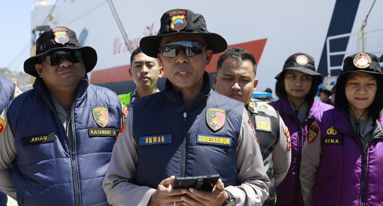 12 Truk Bantuan Polda Jateng Tiba di Labuan Bajo, Siap Disalurkan untuk Warga Terdampak Gempa NTT