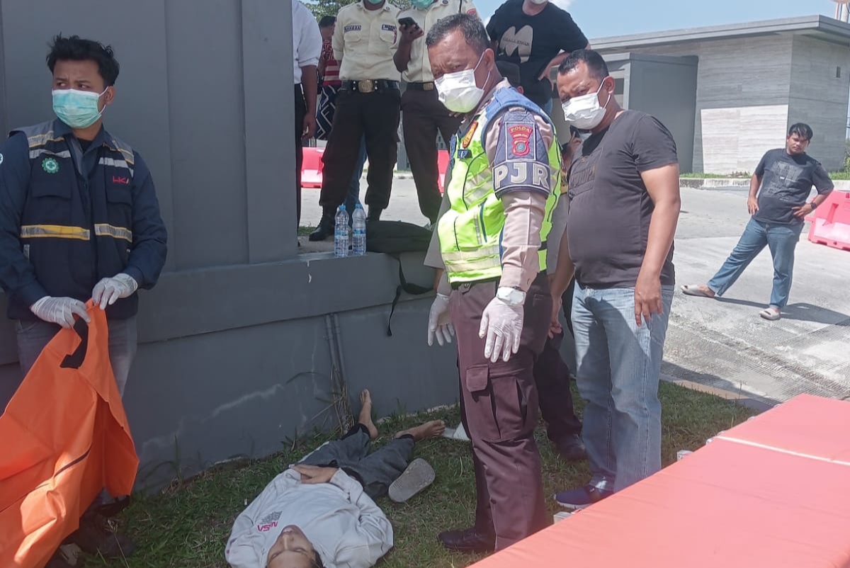 Polsek Dolok Batu Nanggar Tangani Penemuan Mayat Penumpang Bus di Pintu Tol Sinaksak