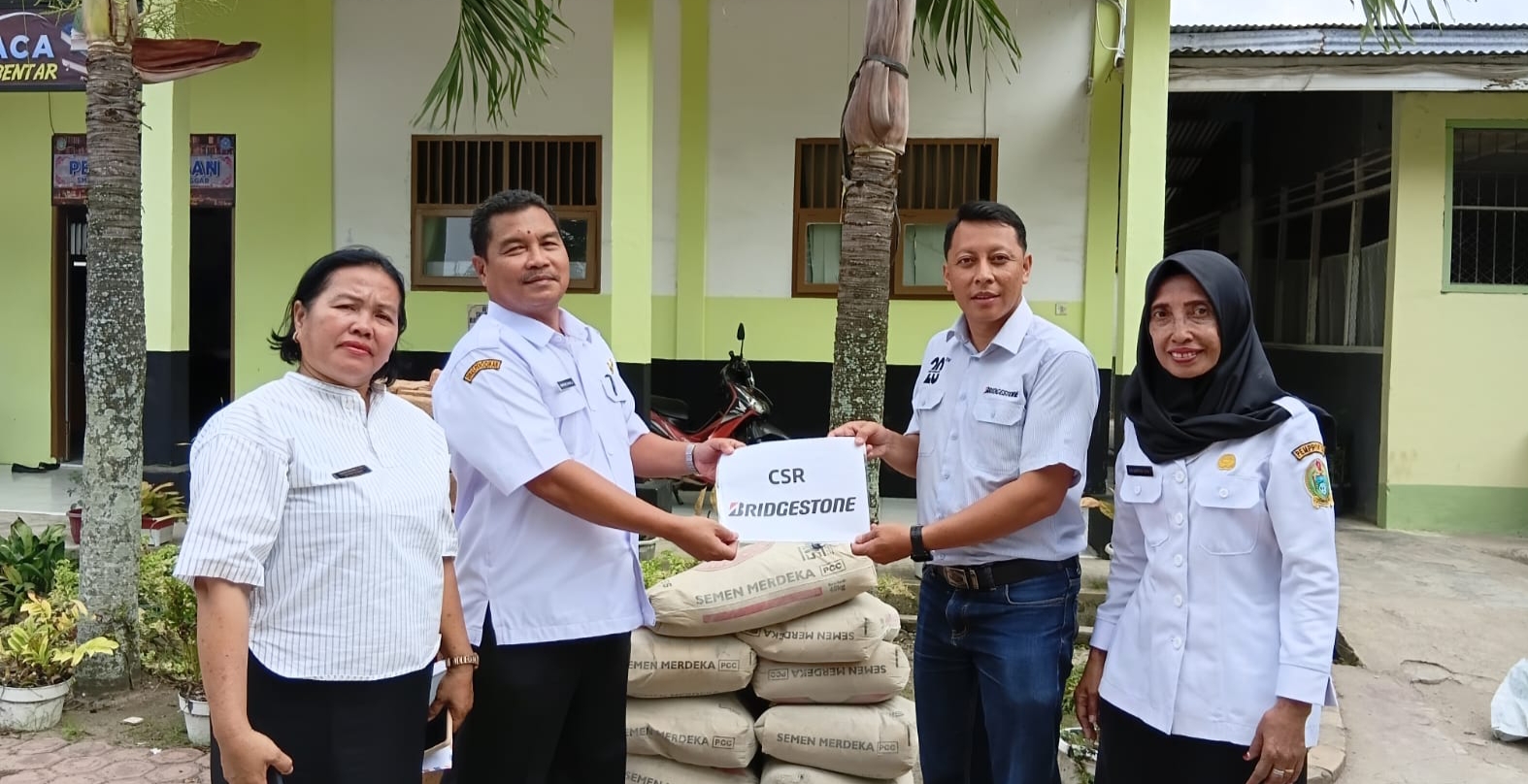 PT.BSRE Dolok Merangir Salurkan CSR Ke SMAN 1 Dolok Batu Nanggar
