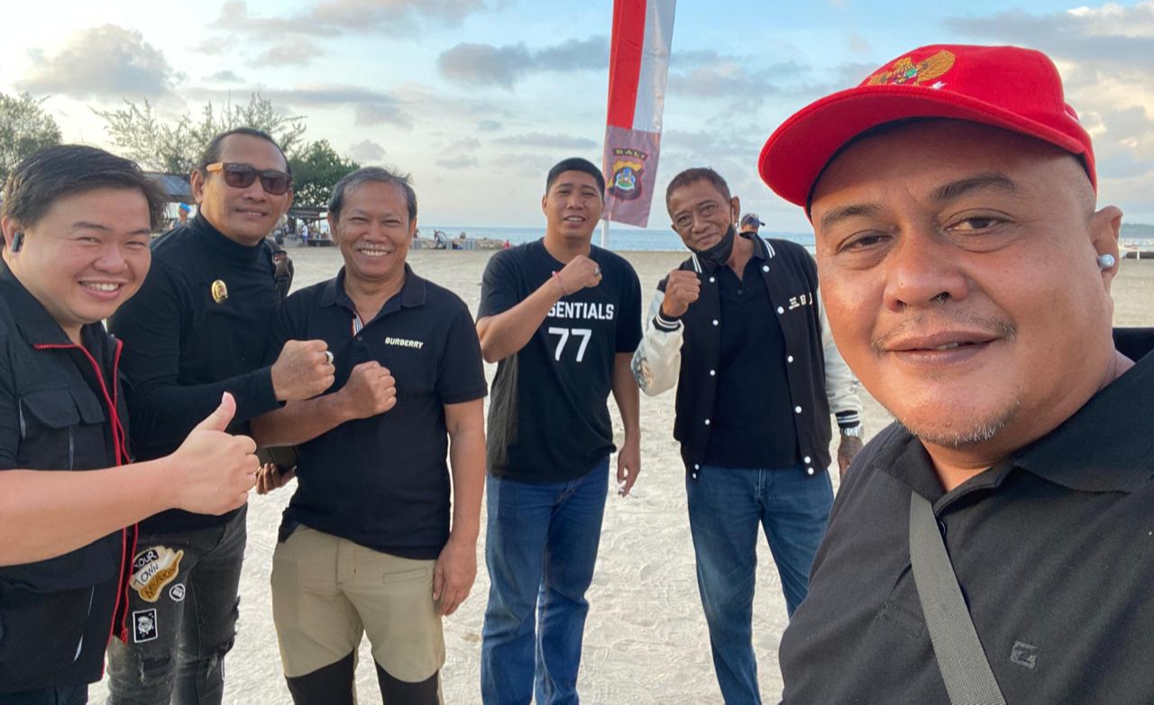 SKP DPW Bali Kolaborasi Bersama Polda Bali Gelar Aksi Bersih Pantai dan Lingkungan Mertasari Sanur