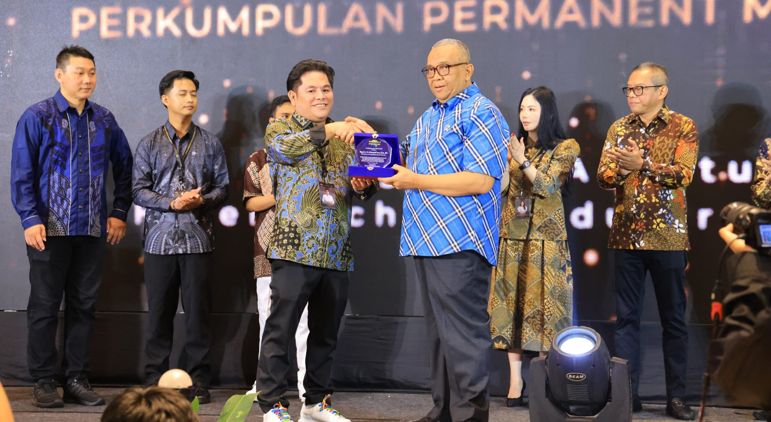 Kemnaker: Sertifikasi Jadi Kunci Pastikan Kompetensi Tenaga Kerja Permanent Makeup