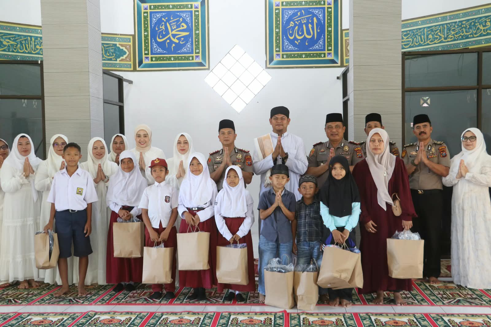 Peringati Hari Kesatuan Gerak Bhayangkari, Kapolres Simalungun Gelar Doa Bersama dan Santuni Anak Yatim