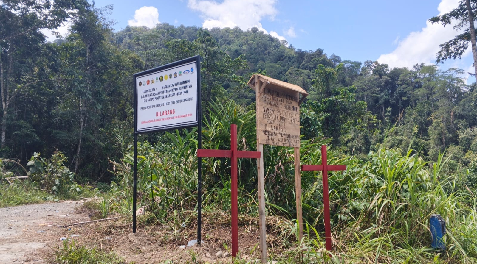 PENANGGUNG JAWAB AKSI KUTUK SATGAS PKH TANAM KEMBALI SENPLAT DI KM 95 DAN KM 105: "INI PELECEHAN TERHADAP HUKUM ADAT"