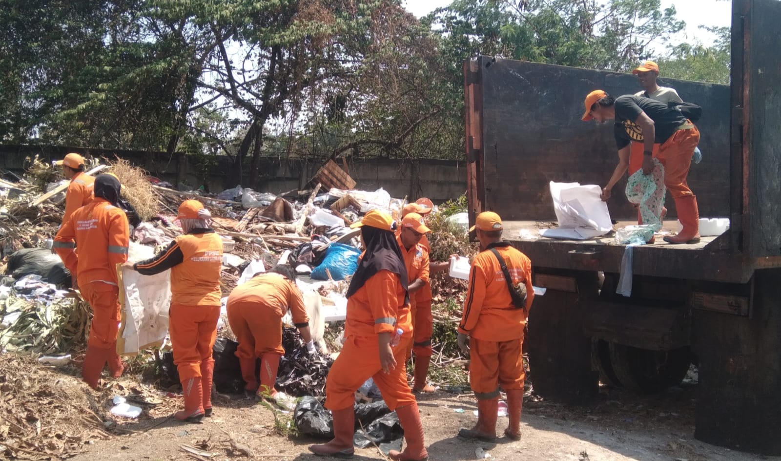 FWJ Indonesia Apreasi Respon Cepat Sudin LH Jakarta Timur
