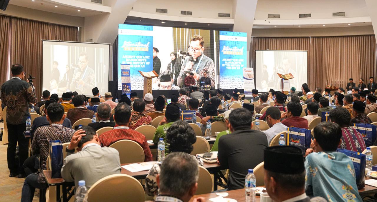 Seminar Internasional Manuskrip Al Qur'an,160 professor dan Doktor Membedah Manuskrip Mushaf Mashhad Razavi