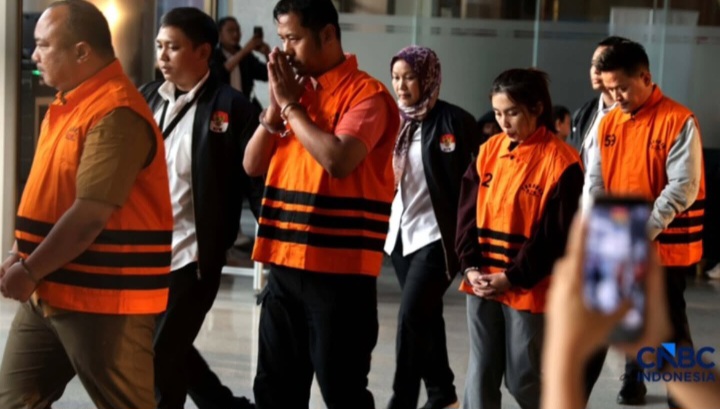 KPK Tetapkan Lima Tersangka Korupsi Dana Kebencanaan BNPB, Adik Kepala BNPB Ikut Ditahan